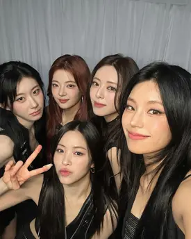 250106 - ITZY Instagram Update - BGC Taguig 2025 NYE