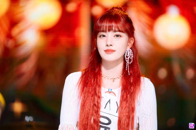 220807 STAYC Yoon 'BEAUTIFUL MONSTER' at Inkigayo documents 5