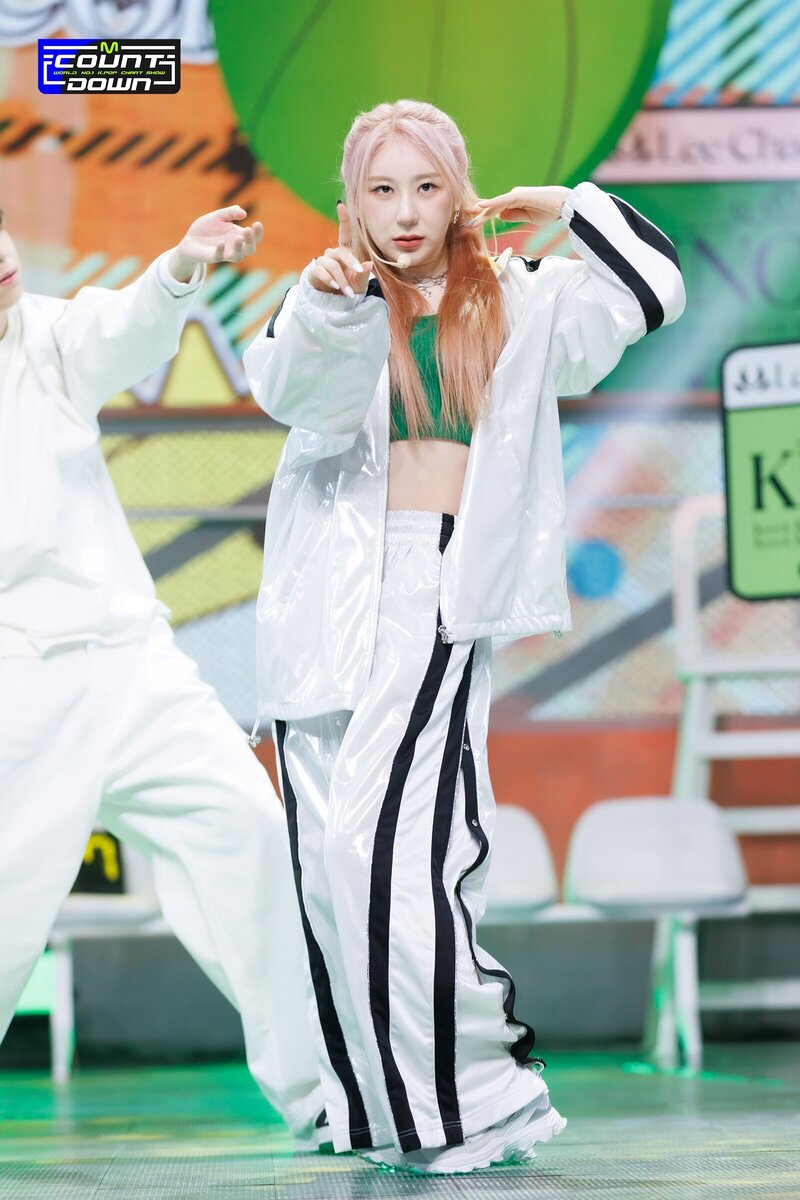 230413 LEE CHAE YEON - 'KNOCK' at M COUNTDOWN documents 10