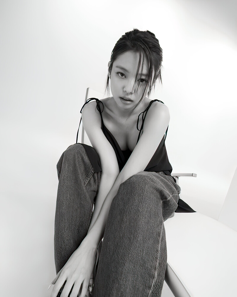 BLACKPINK Jennie for Dazed Korea 2021 Holiday Edition x Calvin Klein documents 1