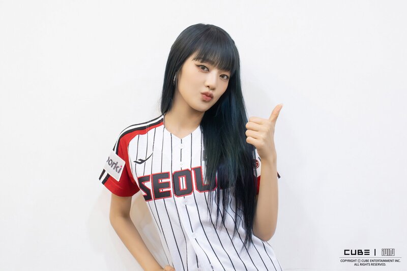 230510 (G)I-DLE Weverse - LG Twins' Ceremonial Opening Behind documents 6