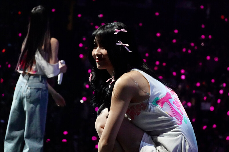 230613 TWICE Momo - ‘READY TO BE’ World Tour in Oakland Day 2 documents 5