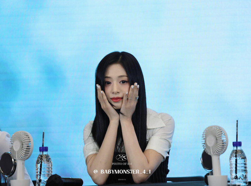 240413 AHYEON AT FANSIGN EVENT documents 11