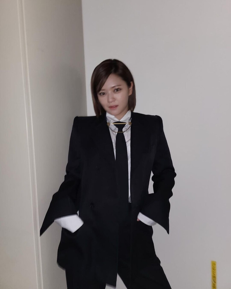 230101 TWICE Jeongyeon Instagram Update documents 1