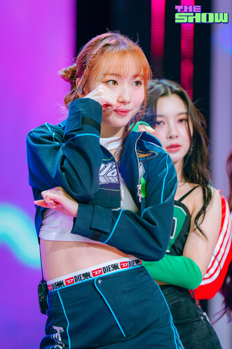 230418 Kep1er Youngeun - 'Giddy' at The Show documents 2