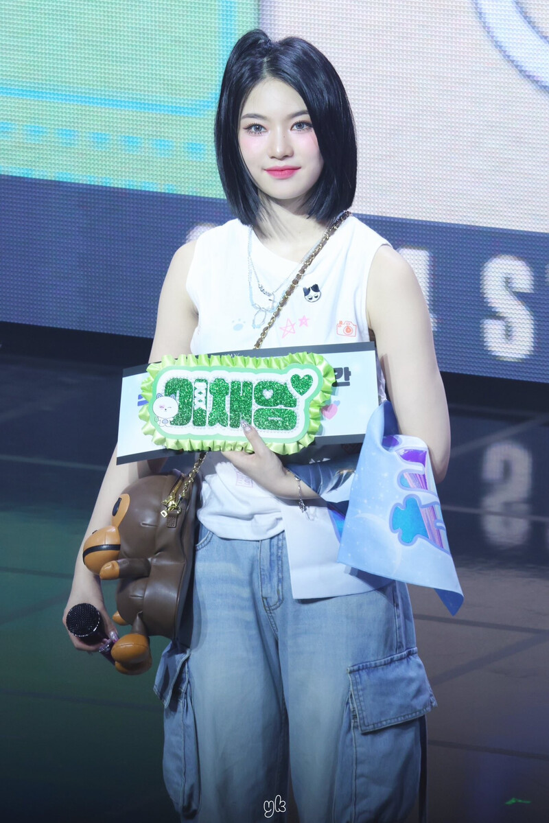 240831 STAYC Isa - 2024 Fanmeeting 'STAYC Movie Club' Day 1 documents 17