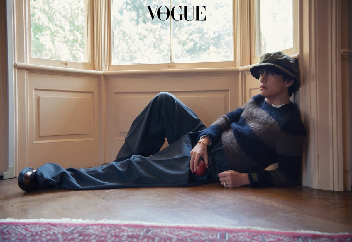 Stylish·BTS on X: 220908 #BTS V x @VogueKorea October Cover #TAEHYUNG  #VogueKorea Miumiu，Cartier @BTS_twt #방탄소년단  / X