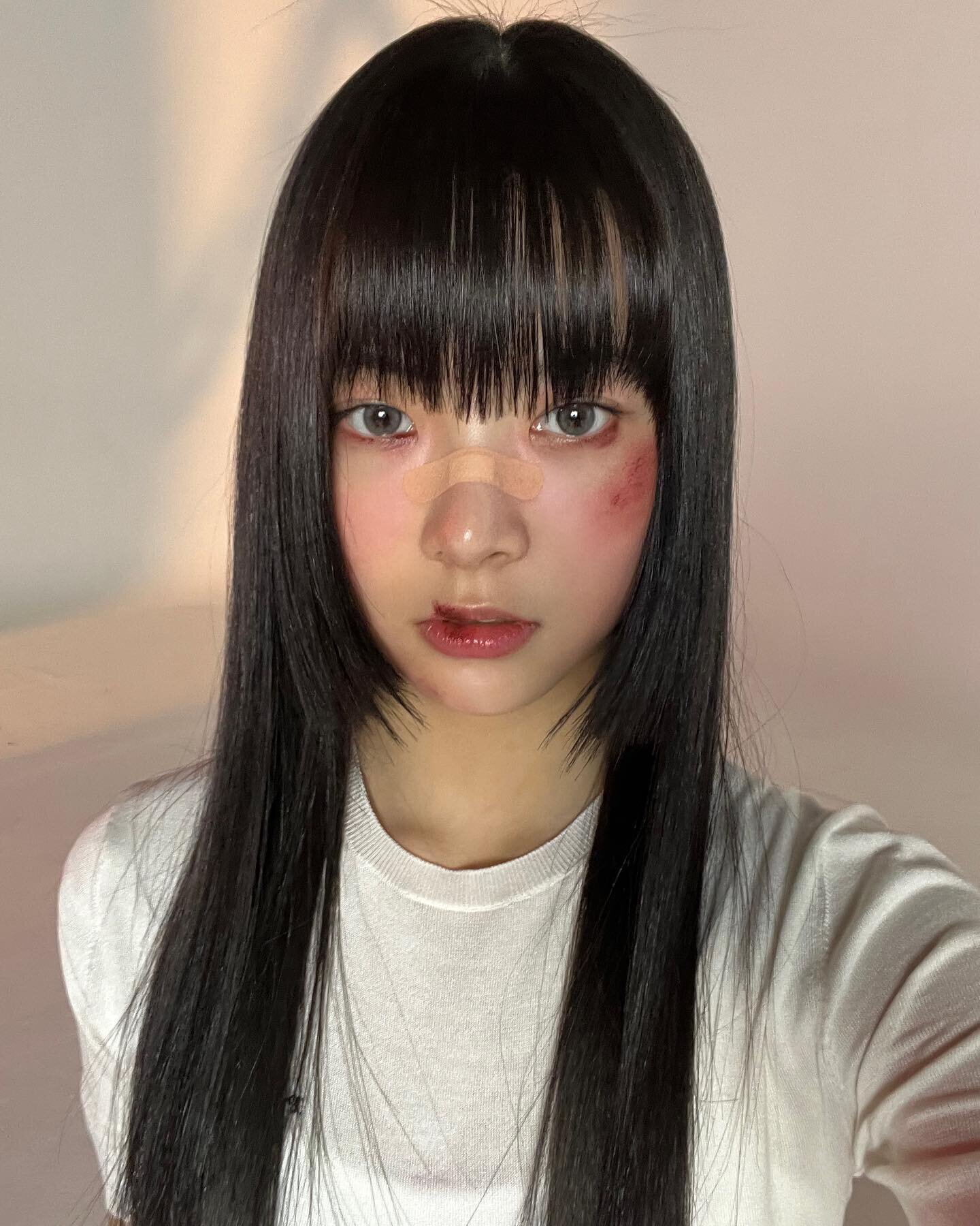 230502 LE SSERAFIM Eunchae Instagram Update with Kazuha | kpopping
