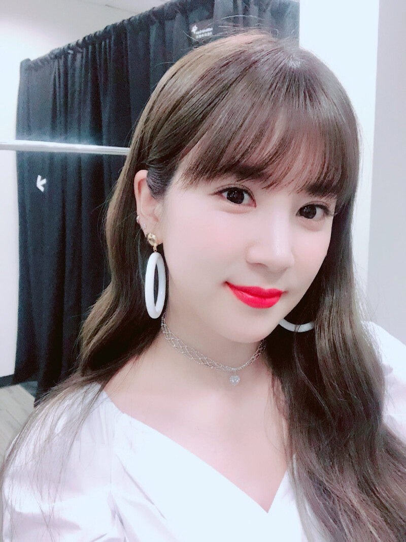 180811 APINK sns updates - Asia Tour in Hong Kong documents 4