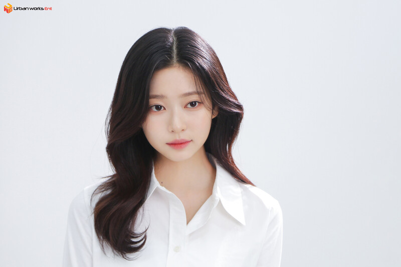 210923 Urban Works Naver Post - Minju 2021 Profile Photos Behind documents 2