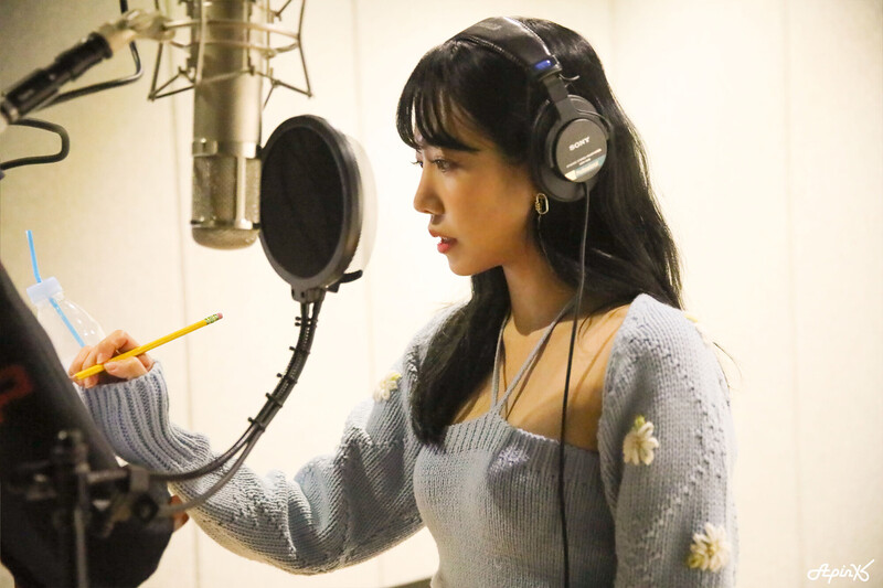 220420 IST Naver post - APINK 'I want you to be happy' recording behind documents 16