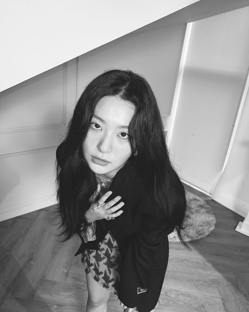 221004 Red Velvet Seulgi Instagram Update documents 5