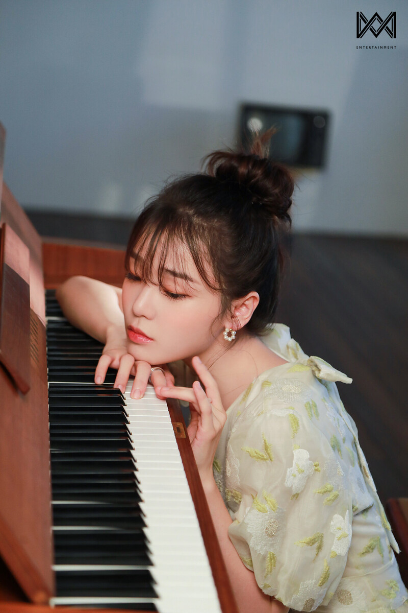 221007 WM Naver Post - OH MY GIRL Sunghee 'Big Issue' Photoshoot documents 6