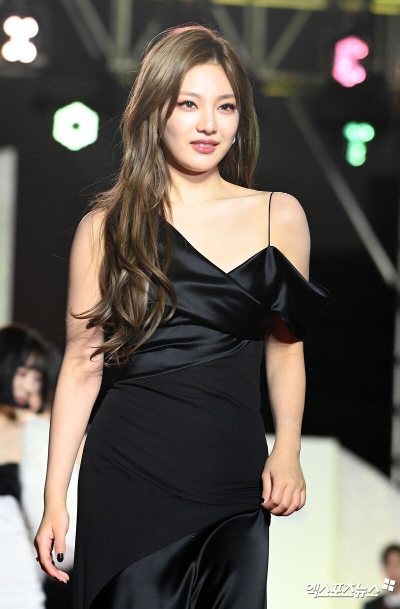 221224 aespa Ningning at SBS Gayo Daejeon Red Carpet documents 1