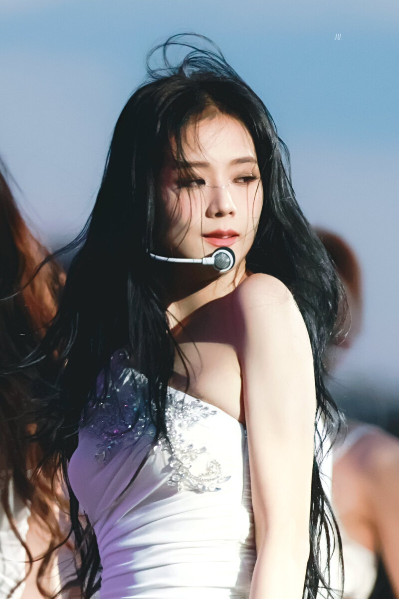 230702 BLACKPINK Jisoo - BST Hyde Park documents 1