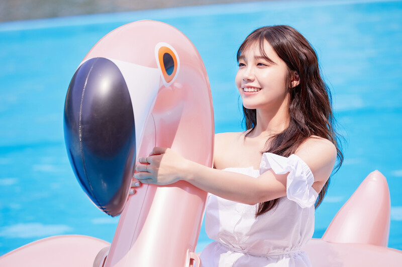 Apink EUNJI for 'Giverny x InStyle Magazine' June 2017 issue documents 1