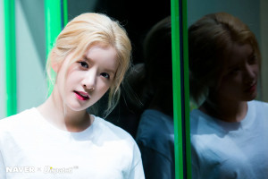 WJSN Exy 2017 KCON Japan Photoshoot by Naver x Dispatch