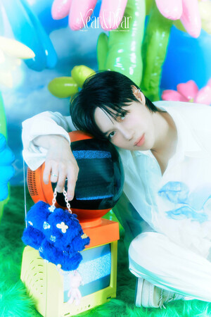 TAEMIN The 1st Official Fanclub "TAEMate" Near & Dear concept photos