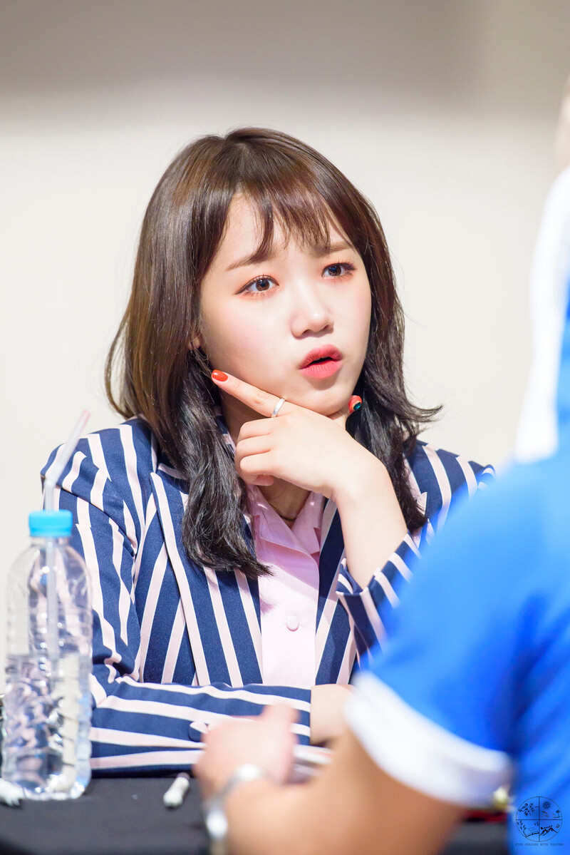 180401 Weki Meki Yoojung at Songpa & Jungu 'Lucky' Fansigns documents 1