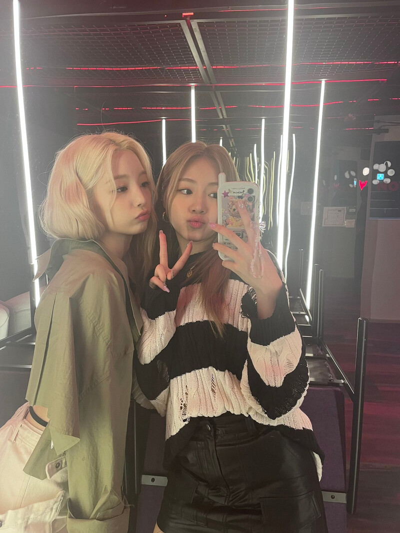 220905 Rocket Punch Twitter Update - Dahyun & Yeonhee documents 1