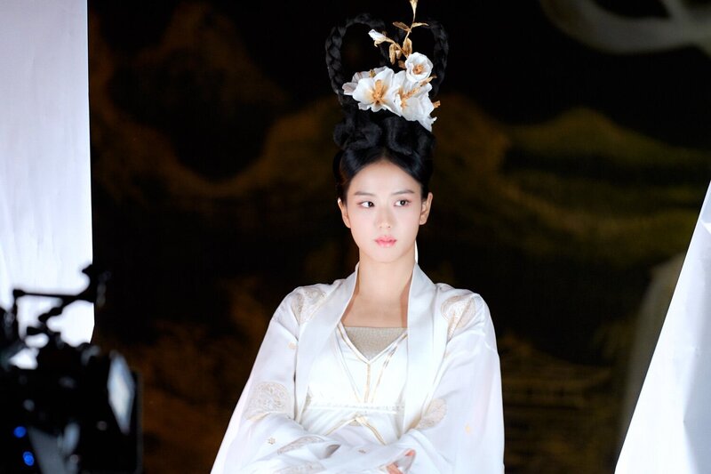 Jisoo as Korean Traditional Fairy in the movie “Dr. Cheon and the lost Talisman” documents 6