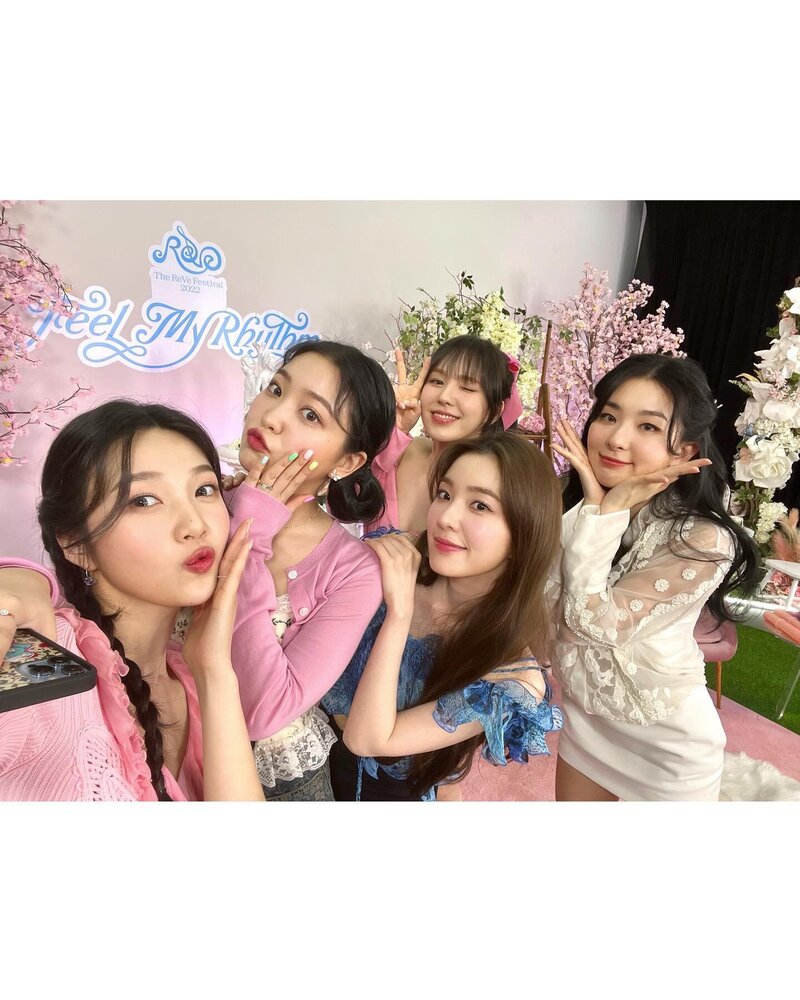 220322 Red Velvet Joy Instagram Update documents 3