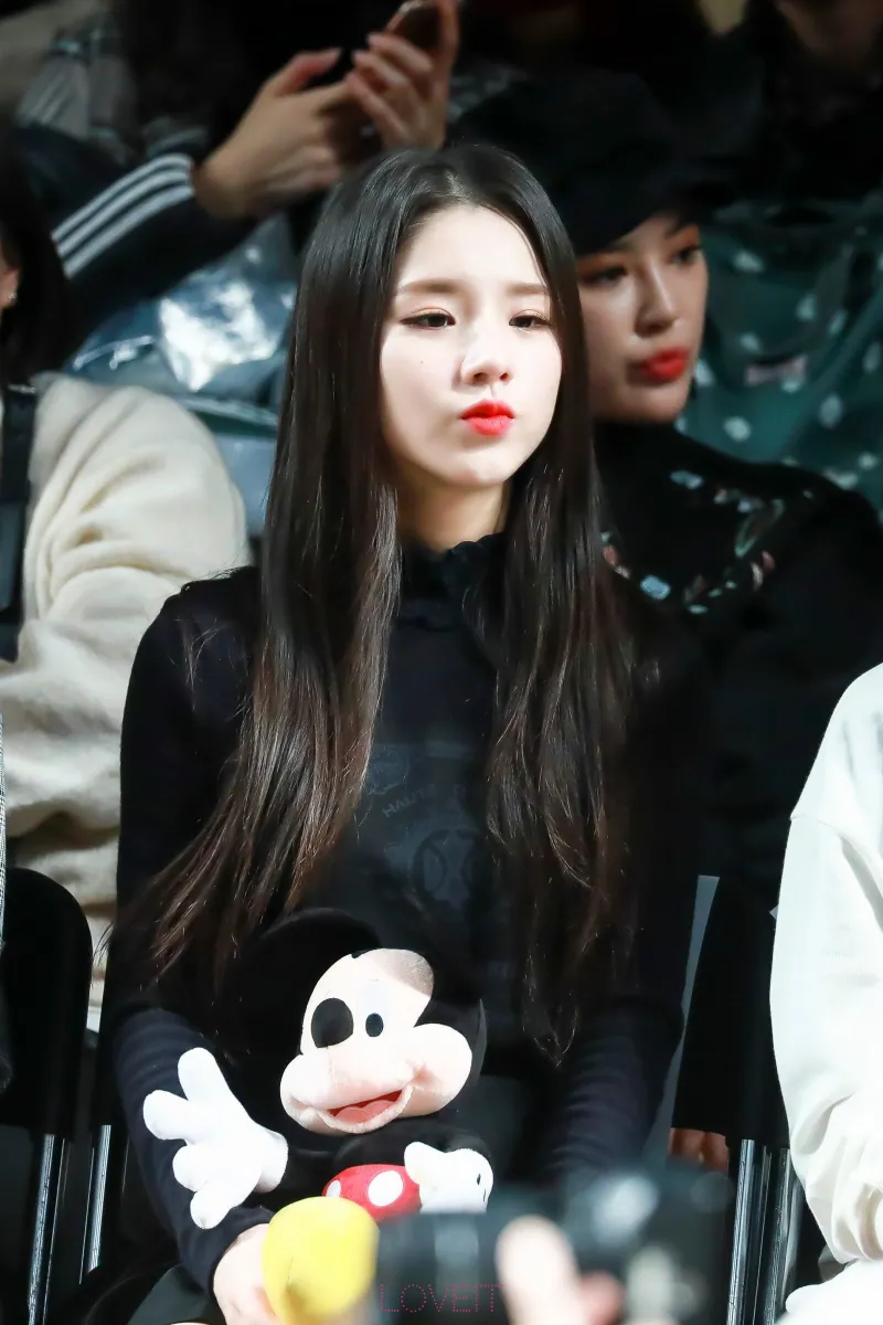 Jeon_HeeJin_com-DrF4AvHVYAE46yu-20181103.jpg