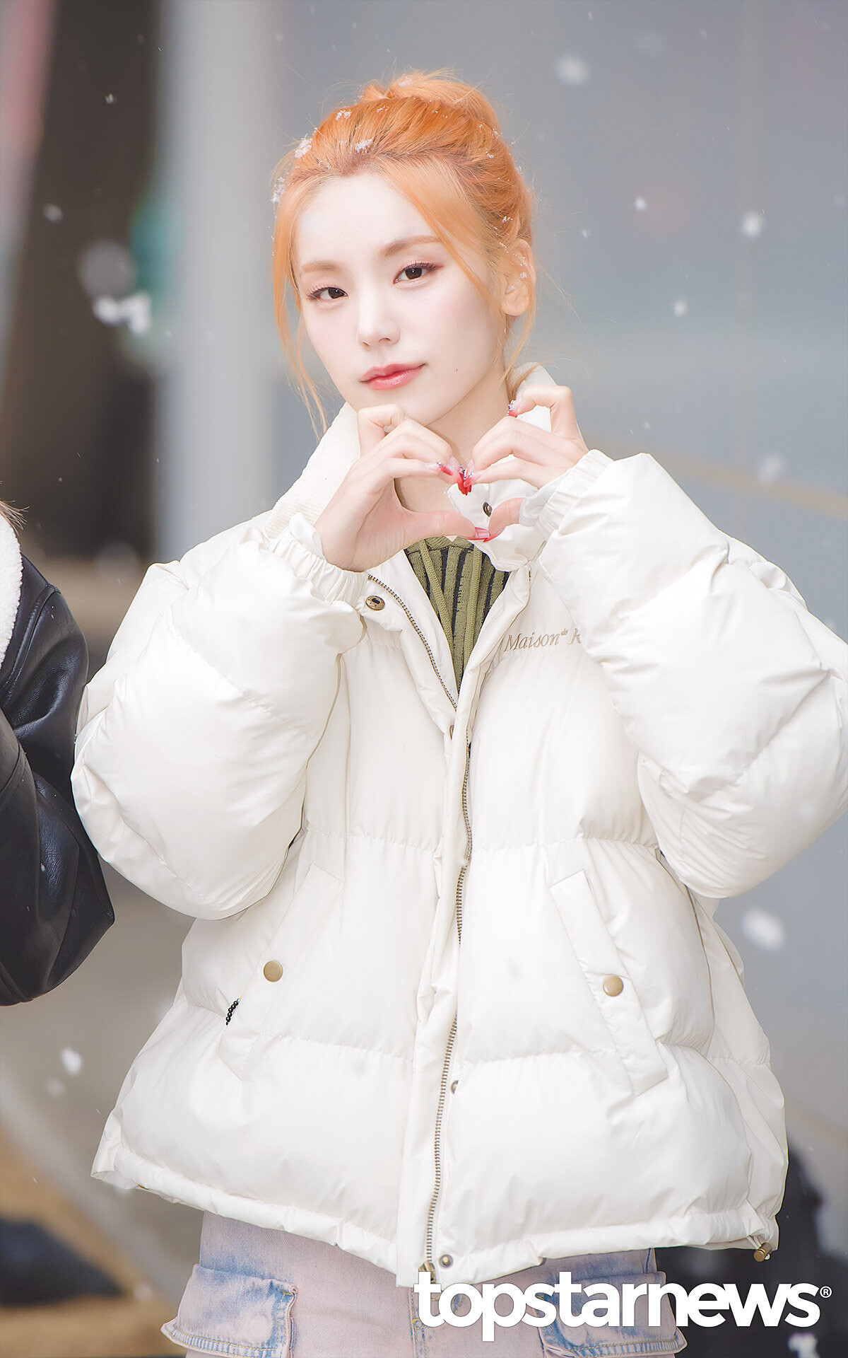 240117 ITZY Yeji - SBS 'Power Time' Radio Recording Commute | kpopping