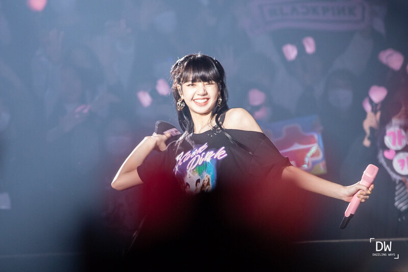 200222 BLACKPINK Lisa - 'In Your Area' World Tour in Fukuoka | kpopping