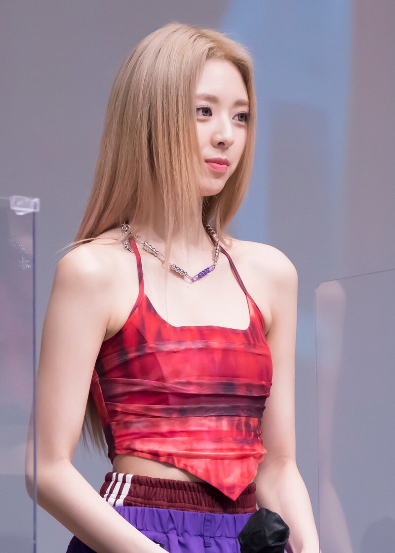 220721 ITZY Yuna - Fansign Event documents 1