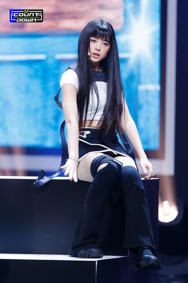 220804 NewJeans Hanni 'Cookie' at M Countdown documents 12