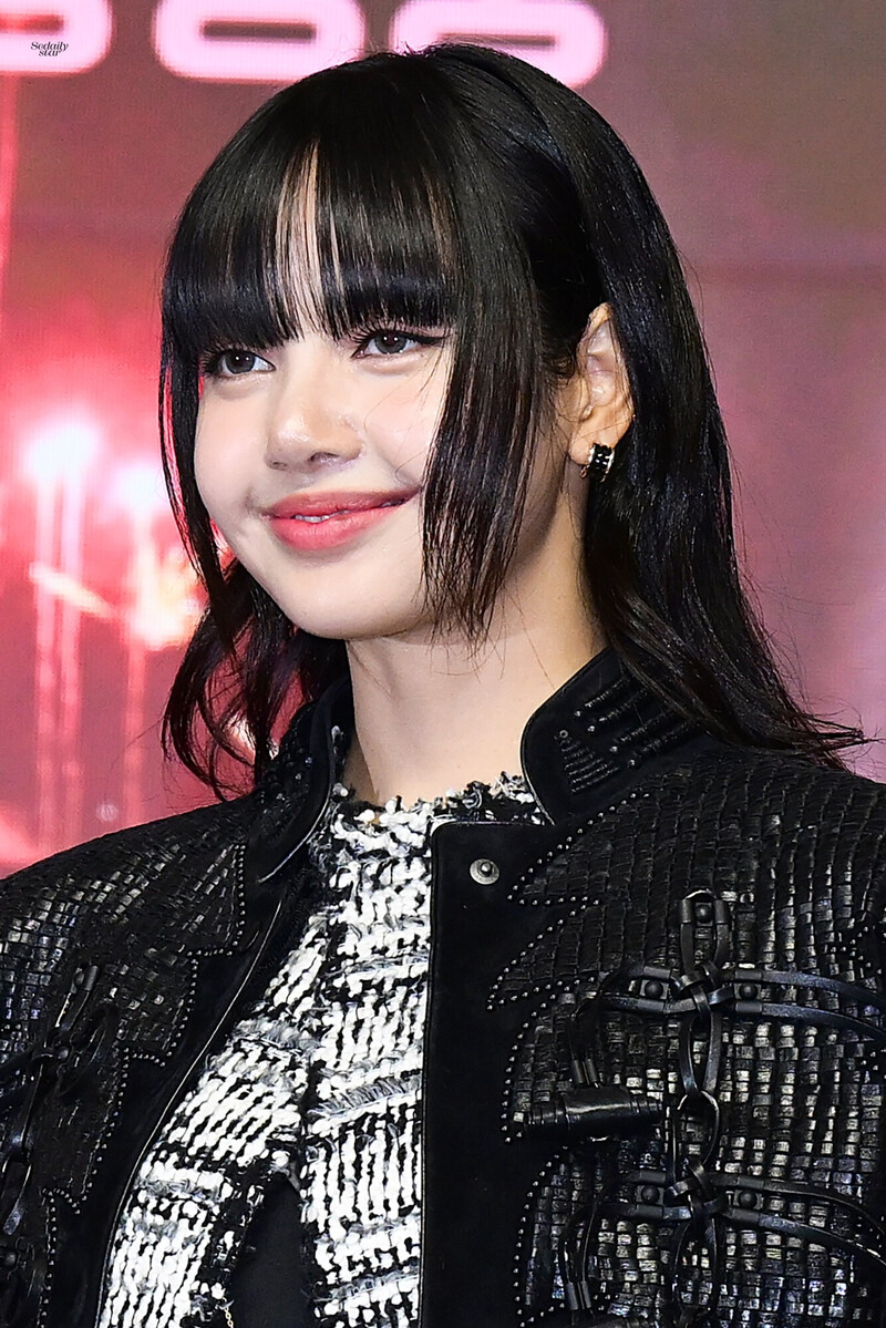 240809 Lisa - Pink Carpet Event for BLACKPINK 'BORN PINK World Tour in Cinema' documents 4