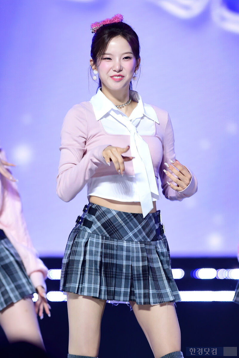 241113 Kep1er Yujin - 'TIPI-TAP' at Show Champion documents 2