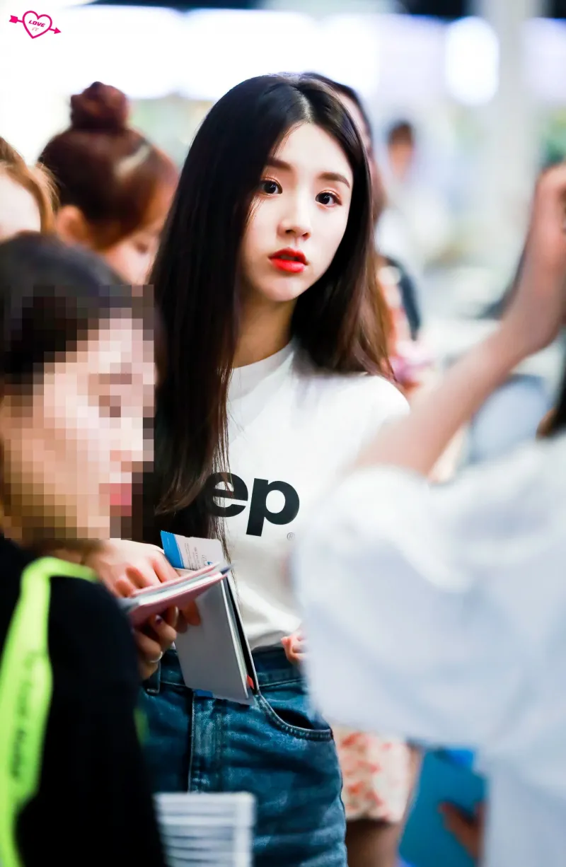 Jeon_HeeJin_com EA-r-HTUwAArUep  20190802.jpg