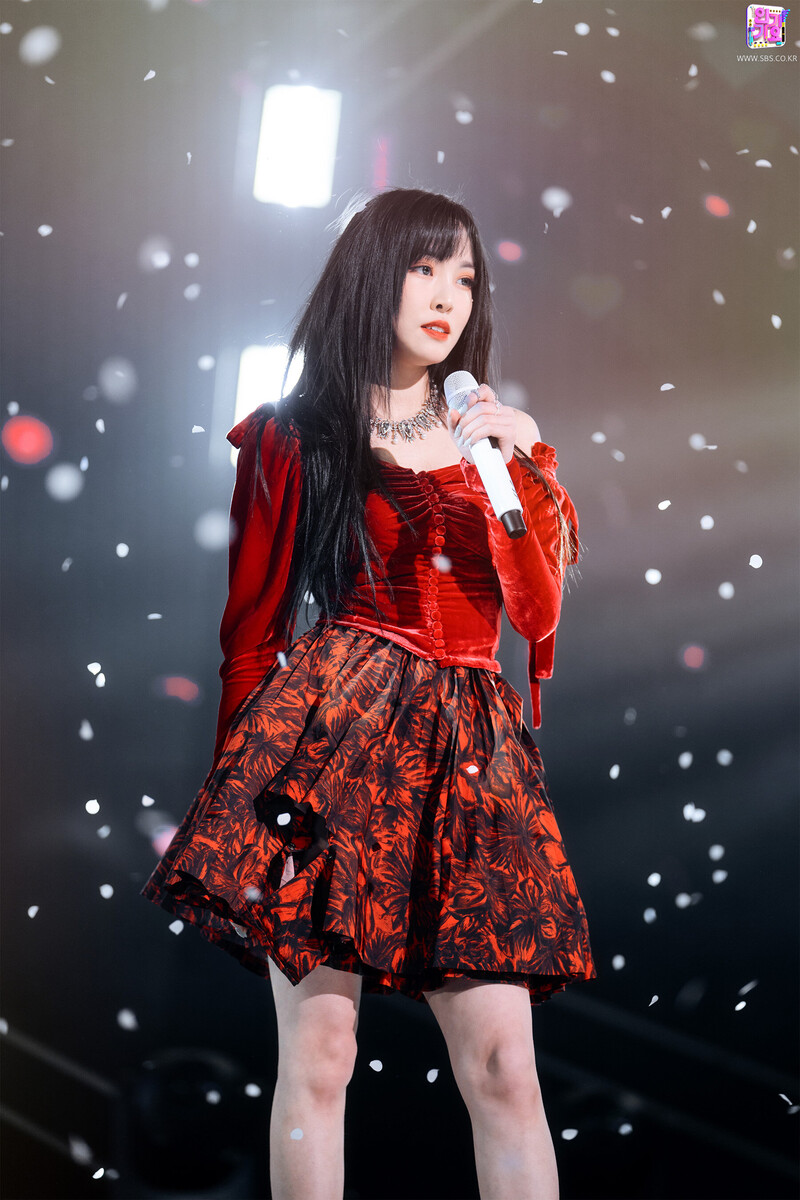 220123 YUJU - 'Play' at Inkigayo documents 11