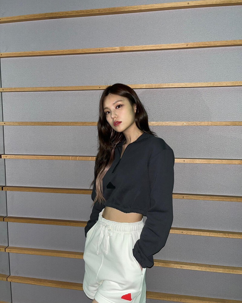 220708 ITZY Instagram Update documents 7