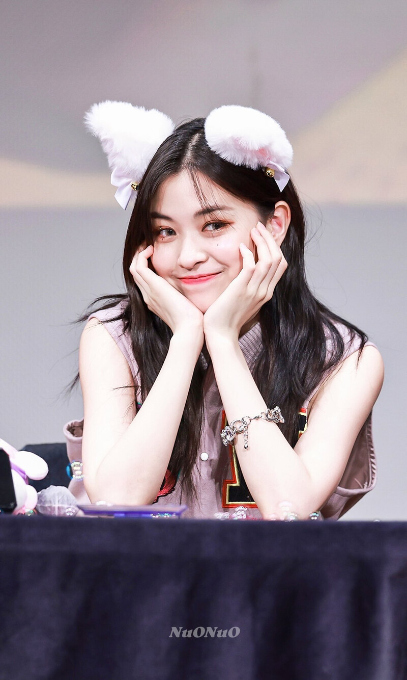 220724 ITZY Ryujin documents 7