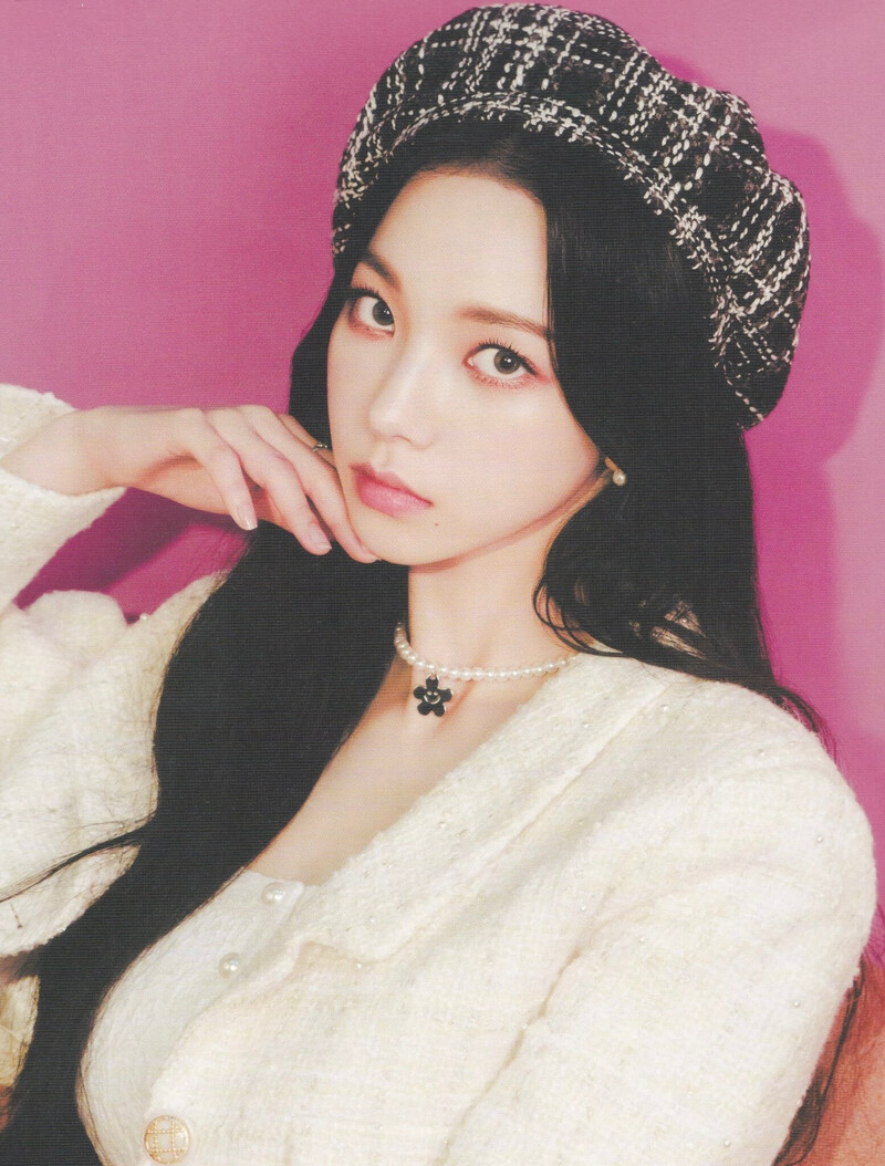 aespa 2022 Season's Greetings (scans) documents 8