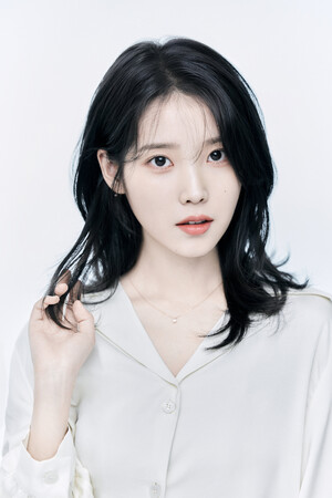 220607 IU - 'Broker' Interview Photos