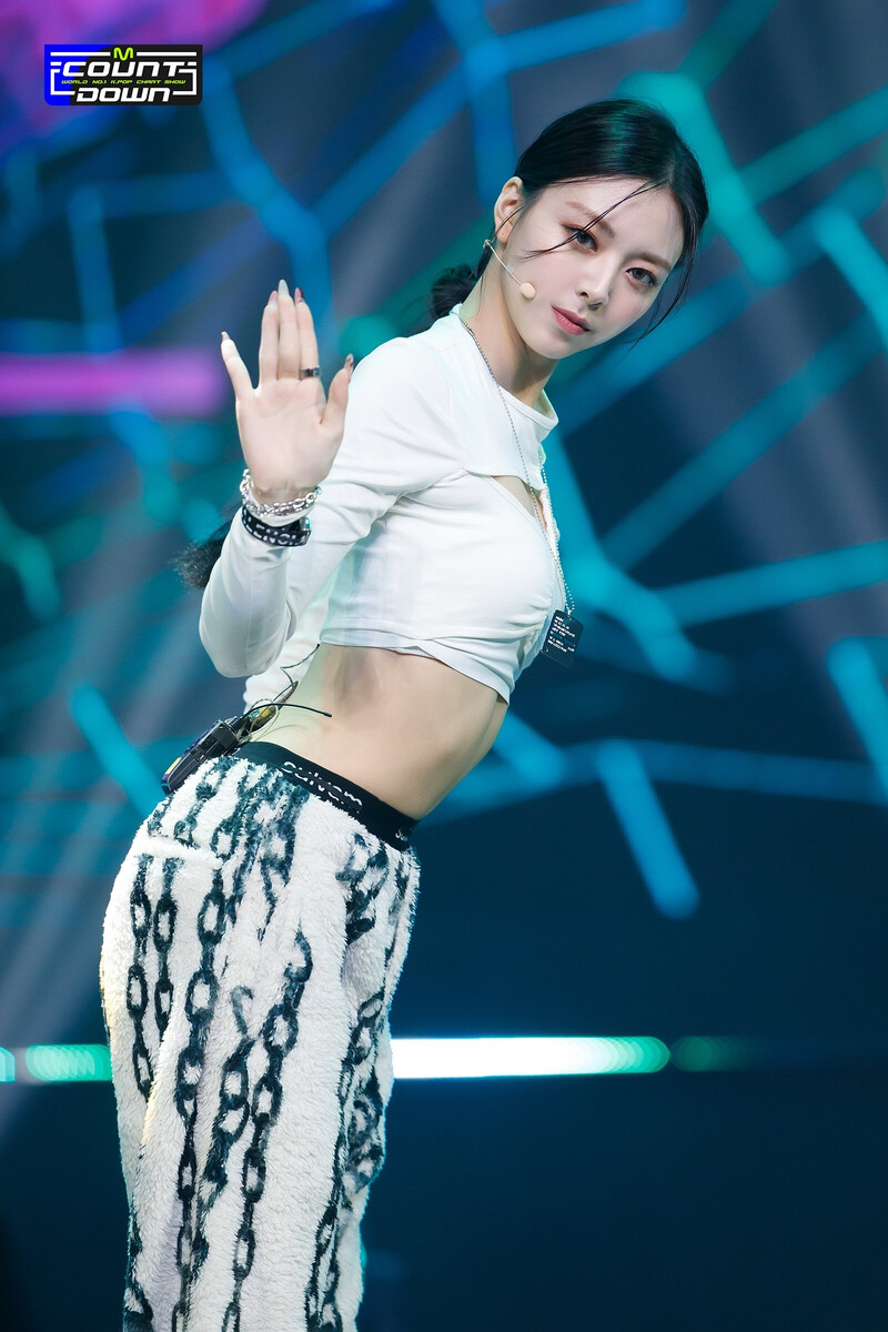 211014 ITZY - 'SWIPE' at M Countdown documents 1