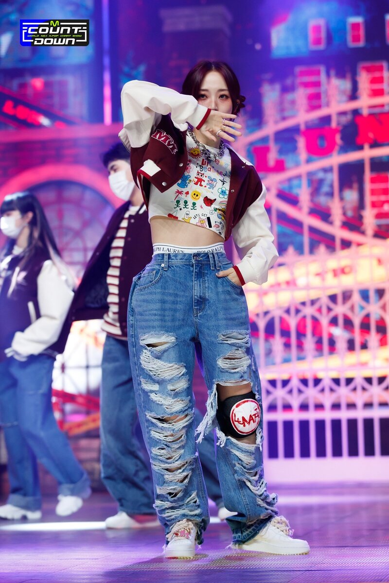 220120 Moon Byul - 'LUNATIC' at M COUNTDOWN documents 16