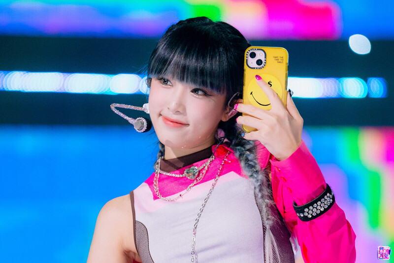 220821 YENA - 'SMARTPHONE' at Inkigayo documents 6