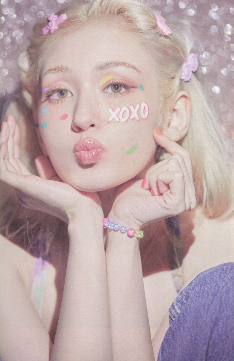 SOMI - 'XOXO' Photobook Scans documents 9