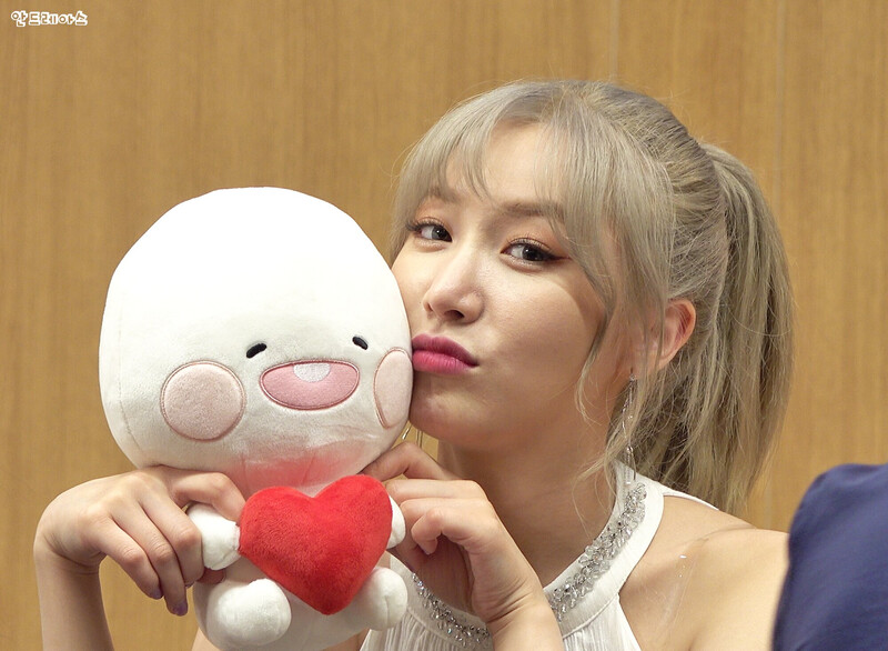 180826 Laboum Soyeon TCC Art Center Fansign documents 3