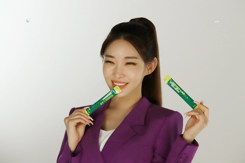 210917 MNH Naver Post - Chungha's WANNA LAB Commercial Shoot documents 9