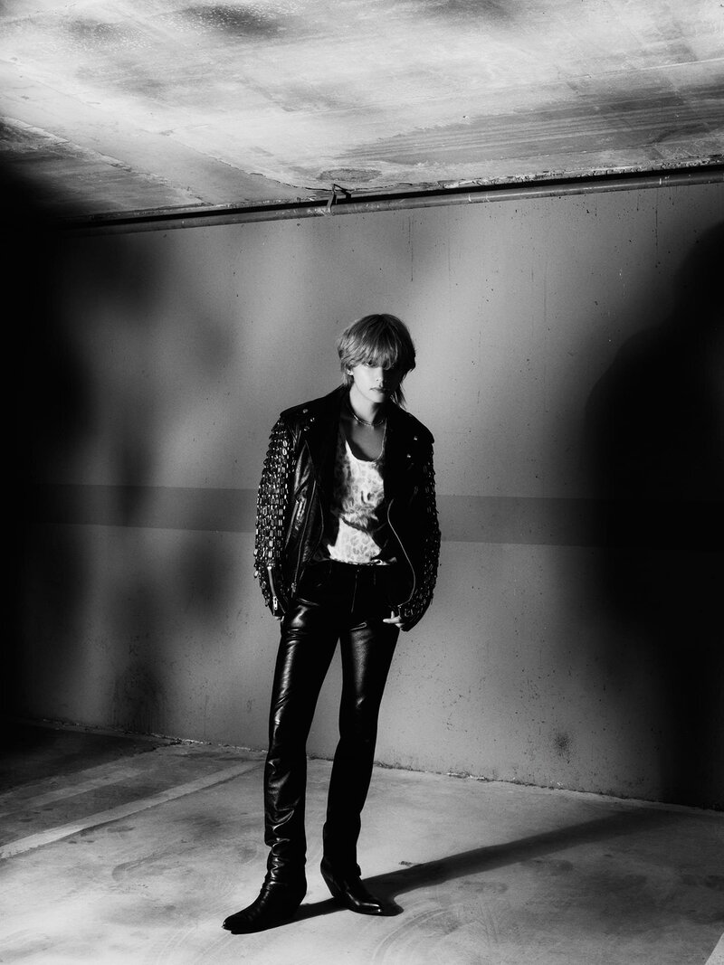 V - 'Layover' Concept Photo documents 8