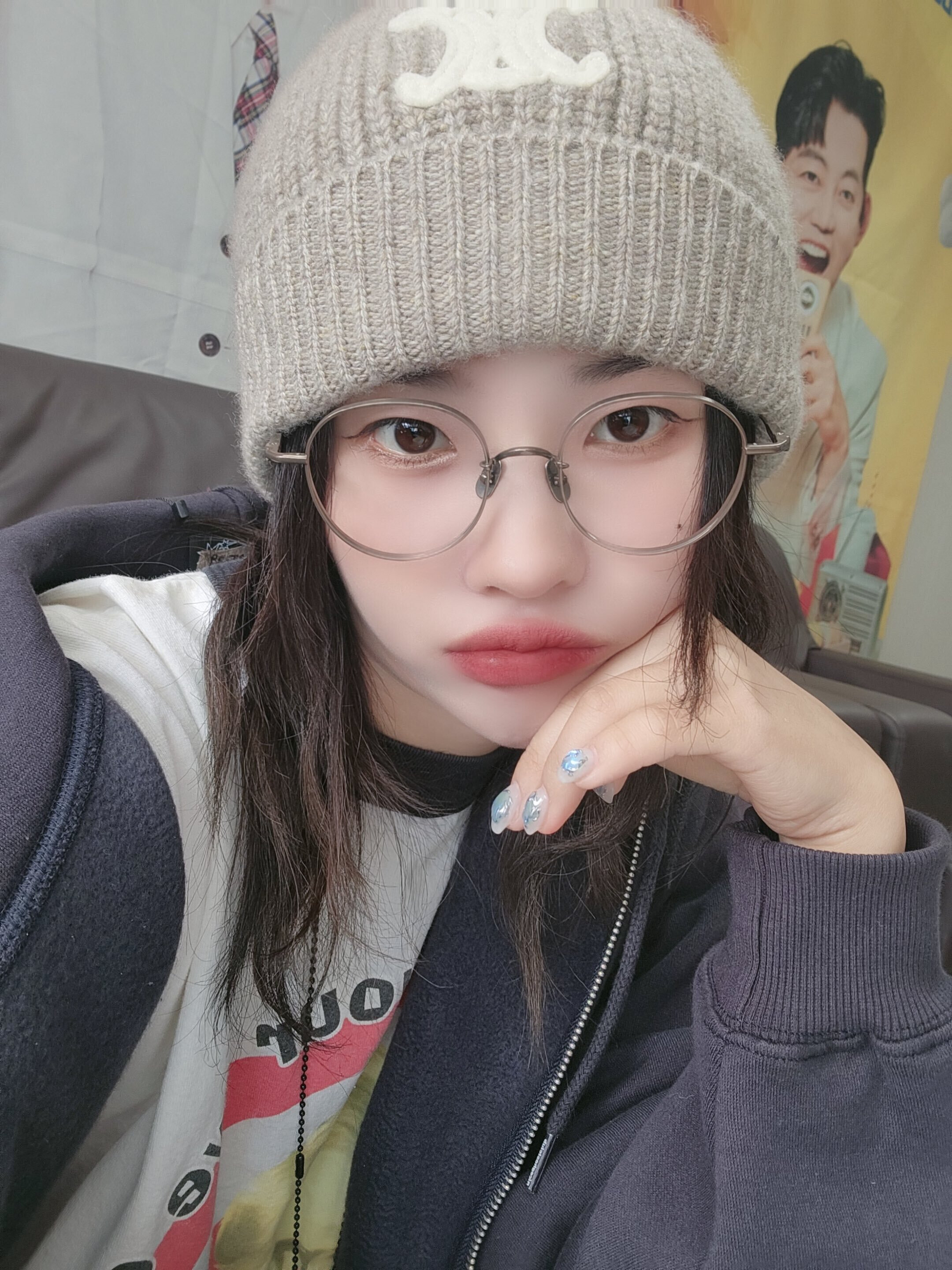 240214 - (G)I-DLE Twitter Update with SOYEON | kpopping