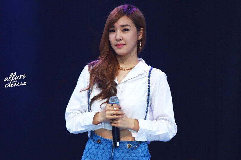 141007 Girls' Generation Tiffany at WAPOP Concert documents 5