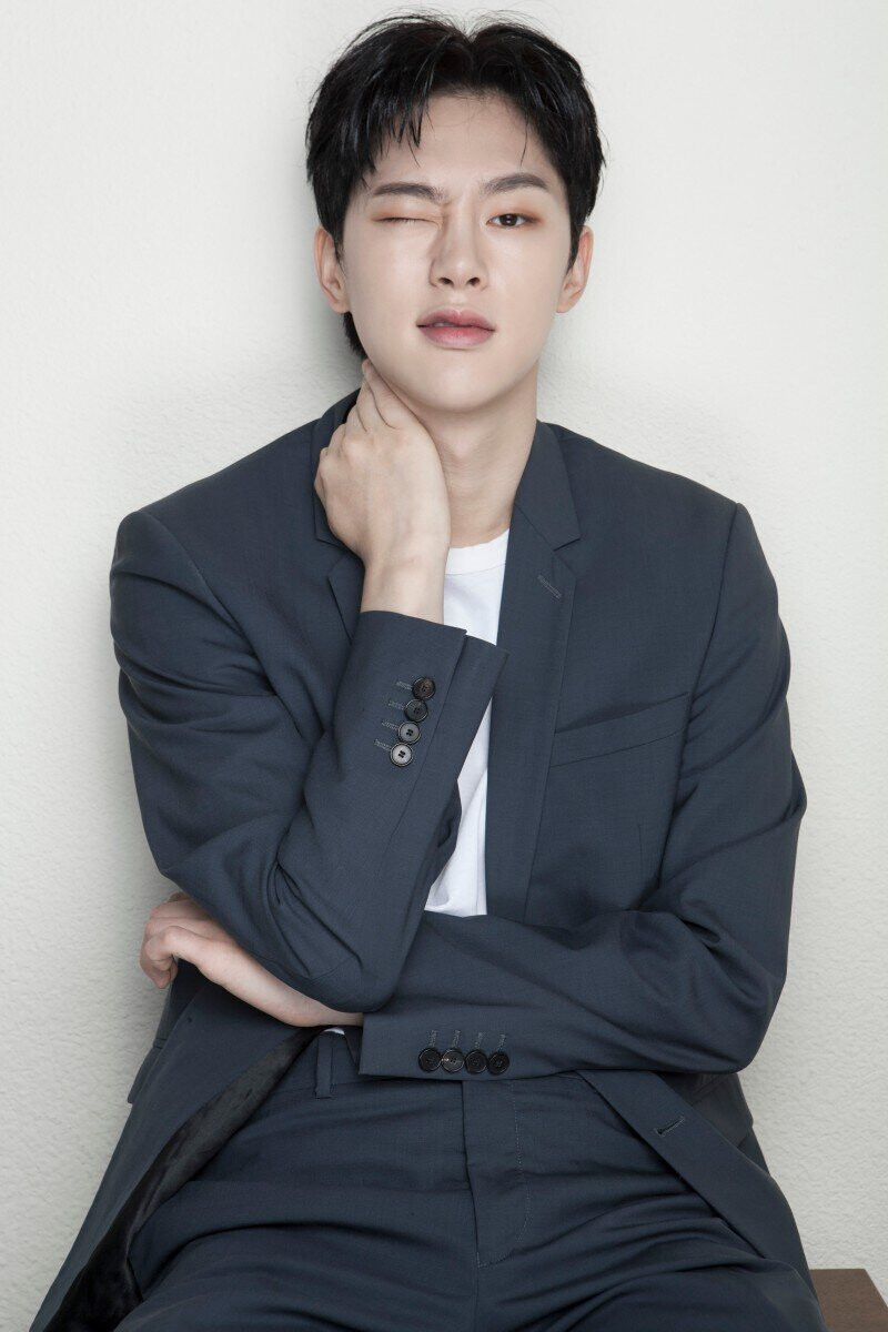 Kwon Hyunbin 2018 profile photos documents 5