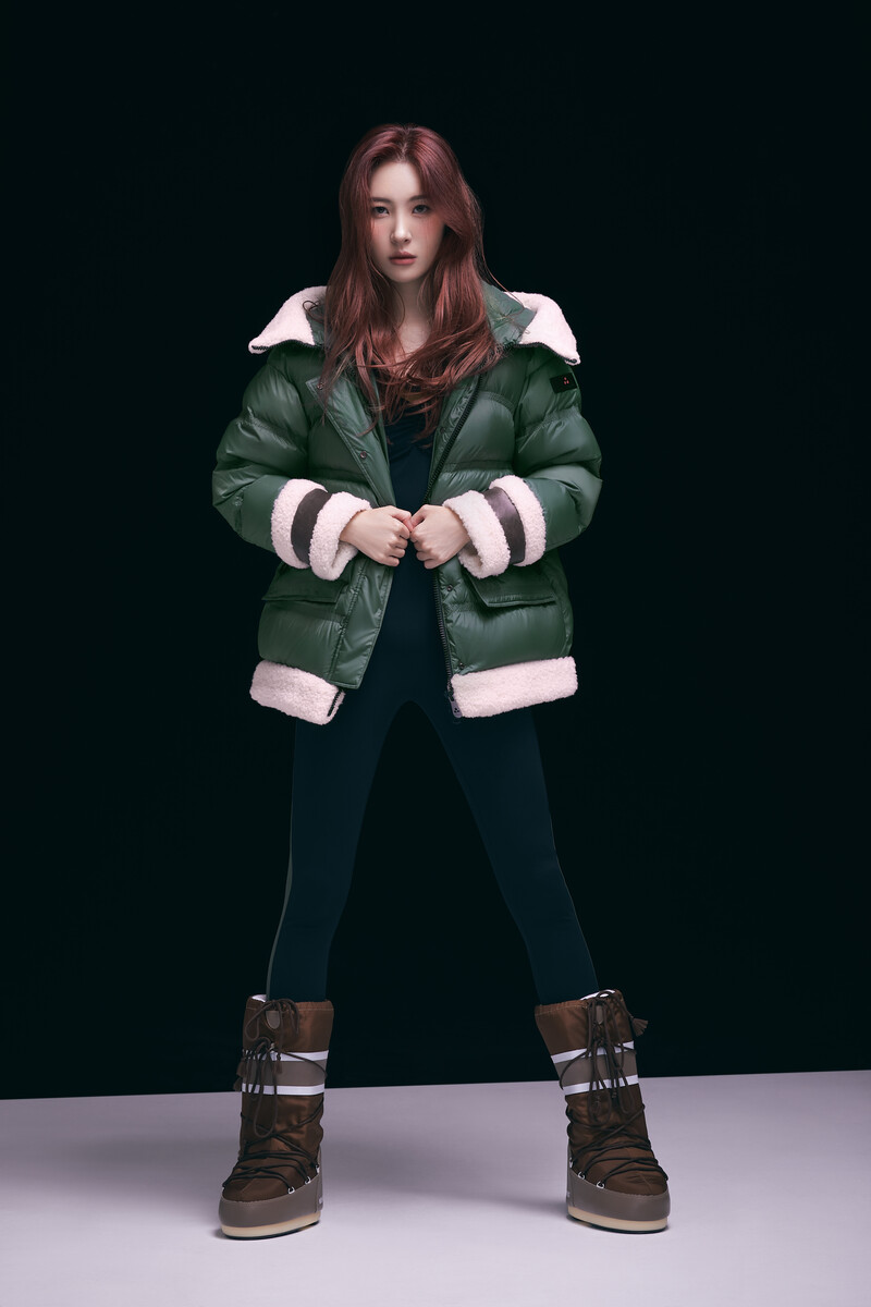 Sunmi for PEUTEREY FW 2022 Collection documents 6